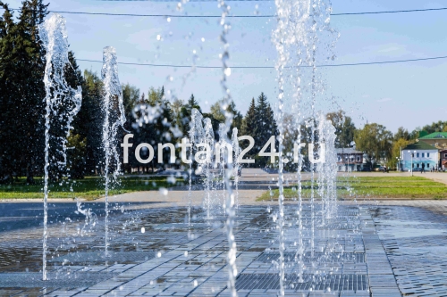 Фонтан в районе здания государственного цирка